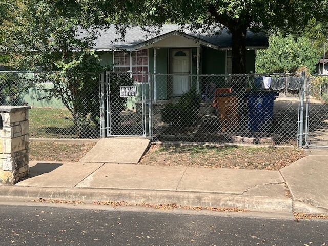 Property Photo: 1124 Spur Street TX 78721