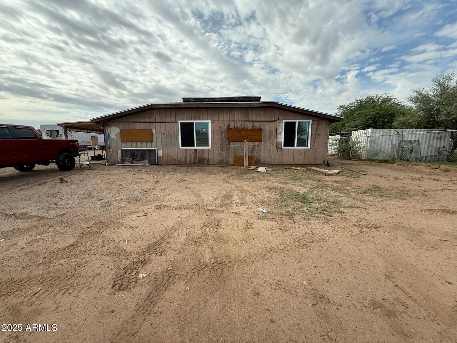 Property Photo: 1325 E Wier Avenue AZ 85040