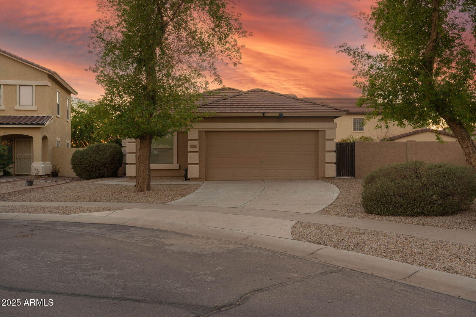 Property Photo:  27996 N Muscovite Drive  AZ 85143 