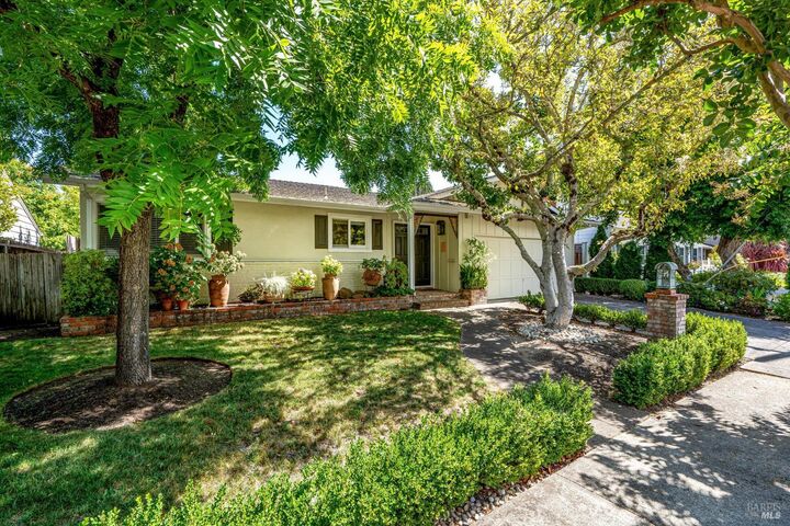 Property Photo:  856 4th Street  CA 95476 