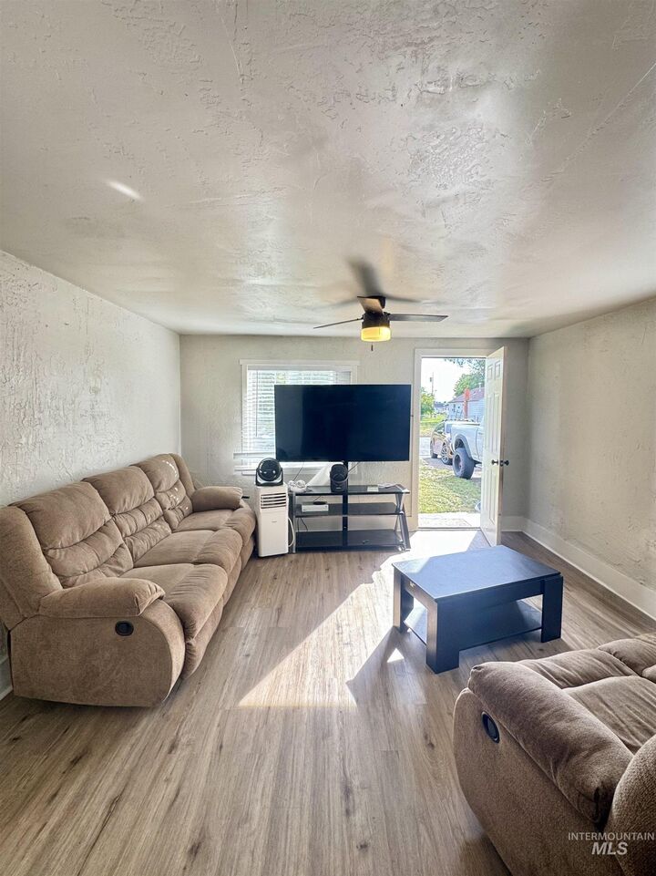 Property Photo: 826 Conant Ave ID 83318