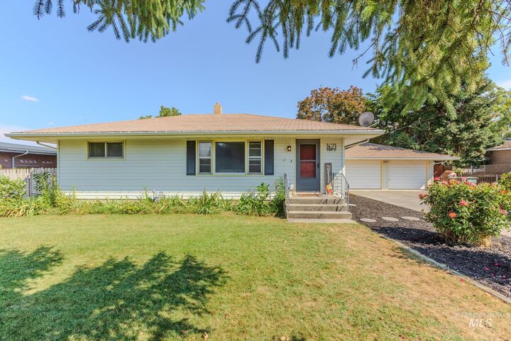 Property Photo:  1421 10th Street  WA 99403