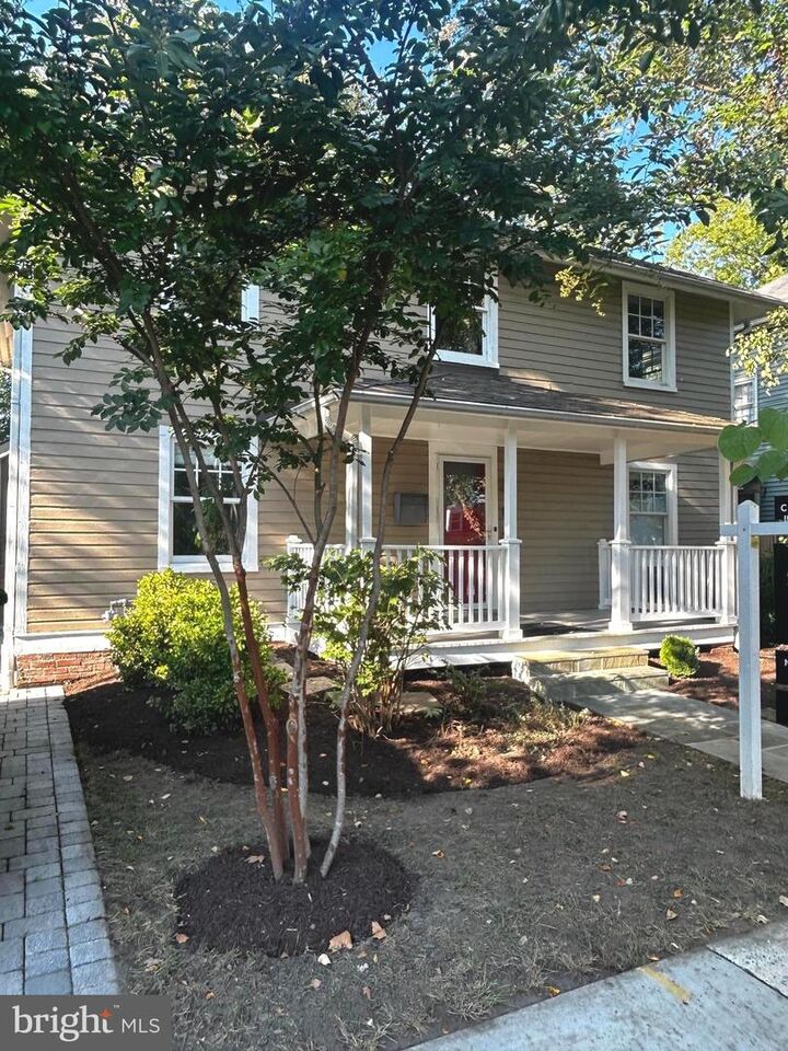 Property Photo:  24 E Bellefonte Avenue  VA 22301 