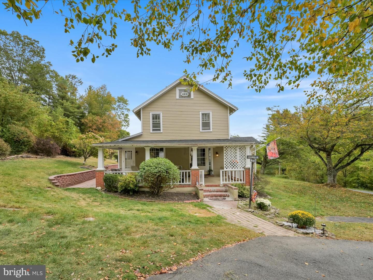 Property Photo:  423 Cottontail Lane  PA 18353 