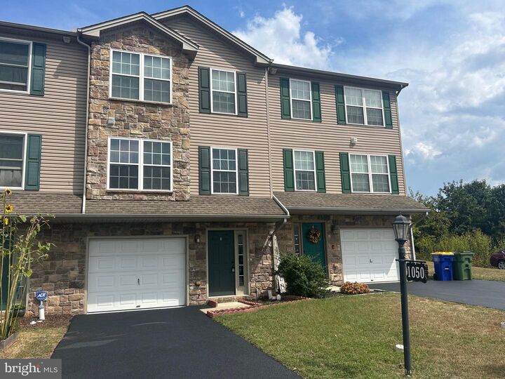Property Photo: 1050 Matthew Drive PA 17404