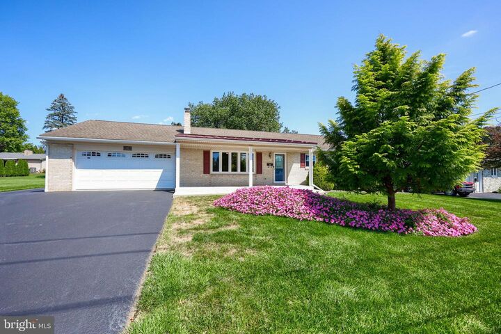 Property Photo: 837 Martin Avenue PA 17522