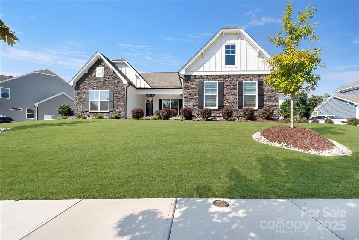 Property Photo:  17128 Monocacy Boulevard  NC 28078 