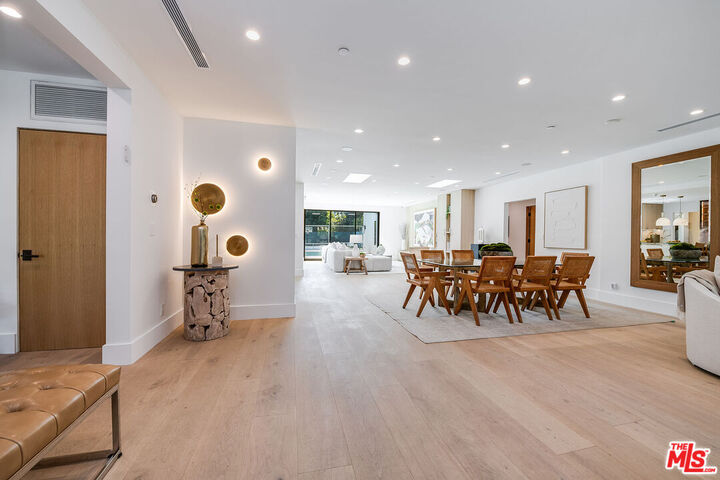 Property Photo: 707 N Crescent Dr CA 90210