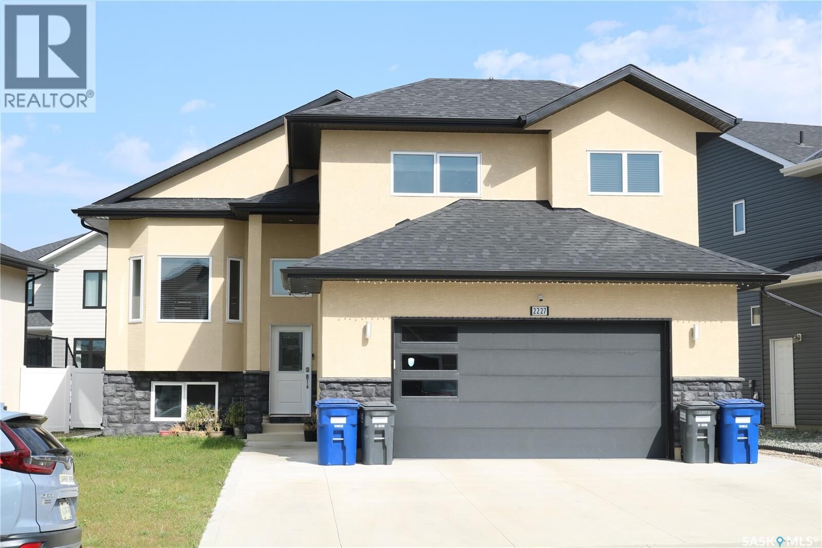 Property Photo:  2227 Rosewood Drive  SK S7V 0R9 