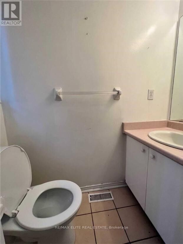 Property Photo: 1240 Westview Terrace 29 ON L6M 3M4
