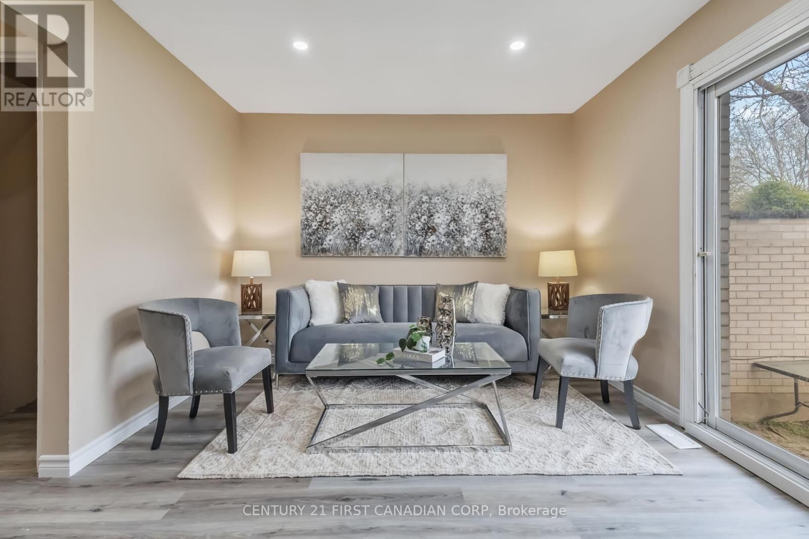 Property Photo:  155 Boullee Street 2  ON N5Y 1T9 