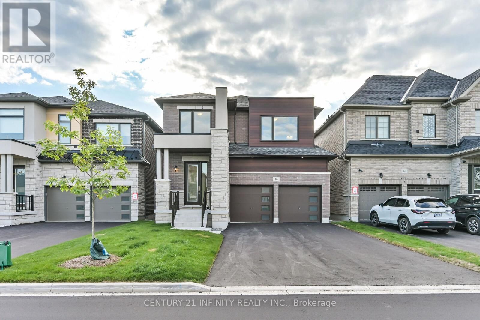 Property Photo: 10 Hoad Street ON L1B 0W1