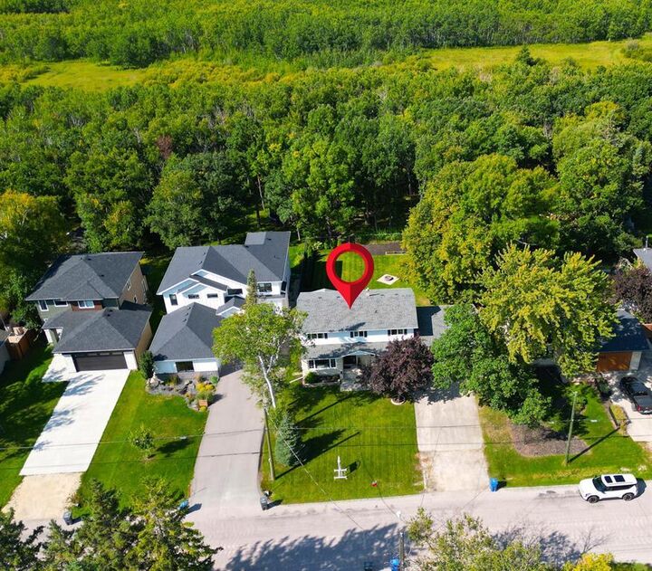 Property Photo:  738 Buckingham Road  MB R3R 1C2 