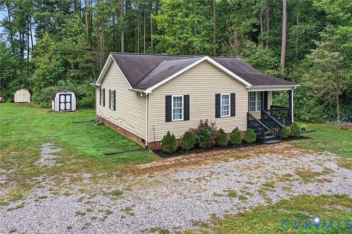 Property Photo: 119 W Jefferson Avenue VA 22572