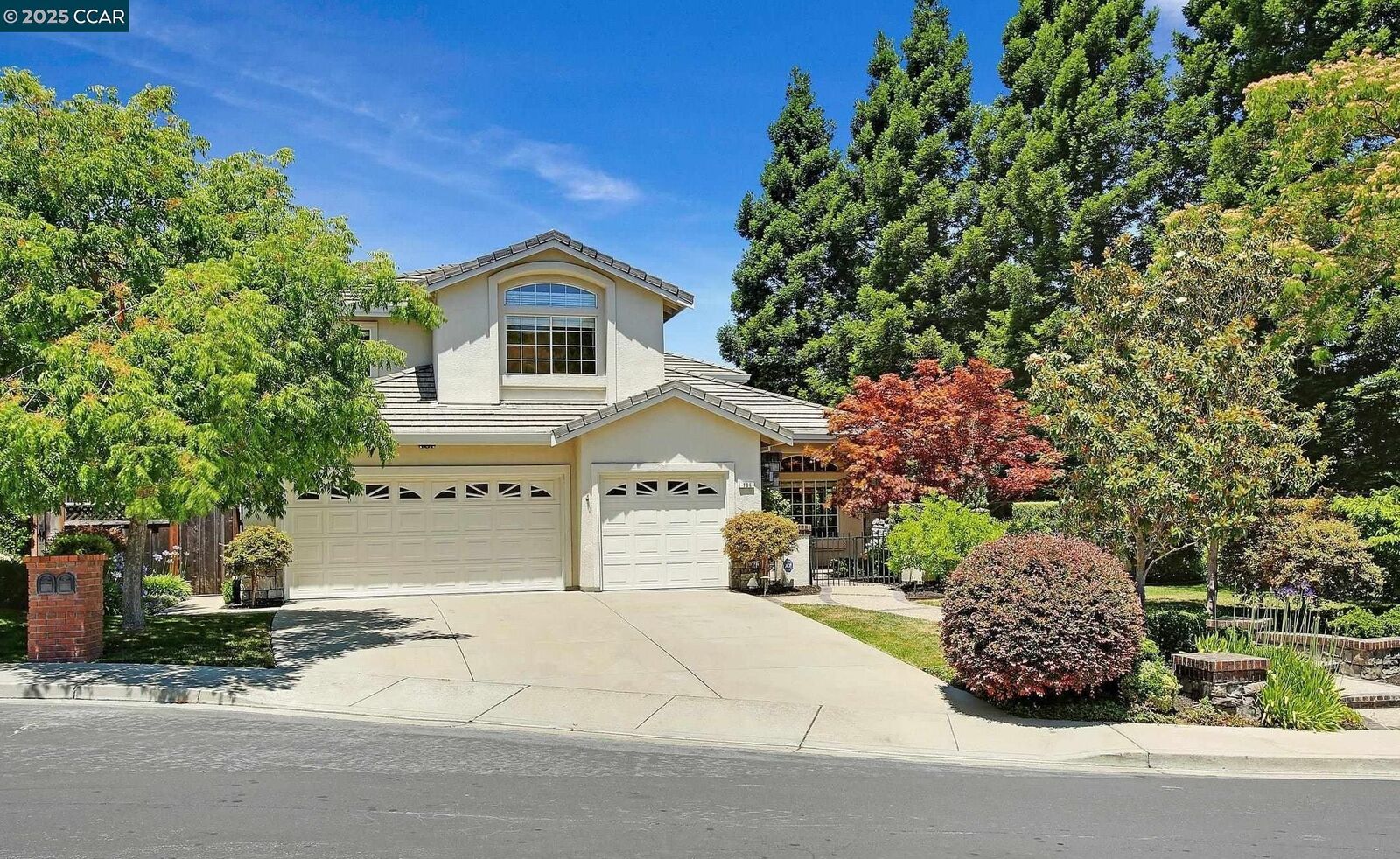 Property Photo:  706 Endsliegh Ct  CA 94506 