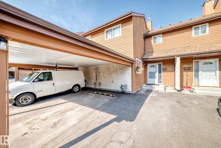 Property Photo:  18611 66 Avenue NW  AB T5T 2M3 