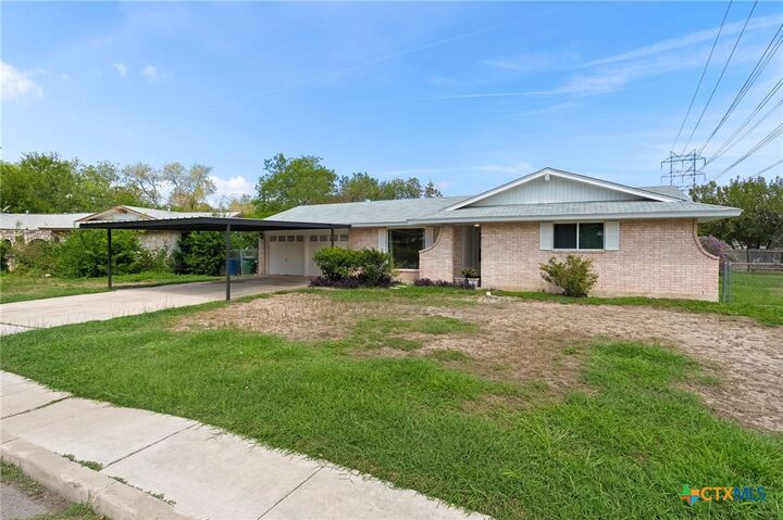 Property Photo: 5027 Cinderella Street TX 78219