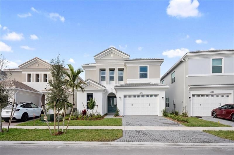 Property Photo:  