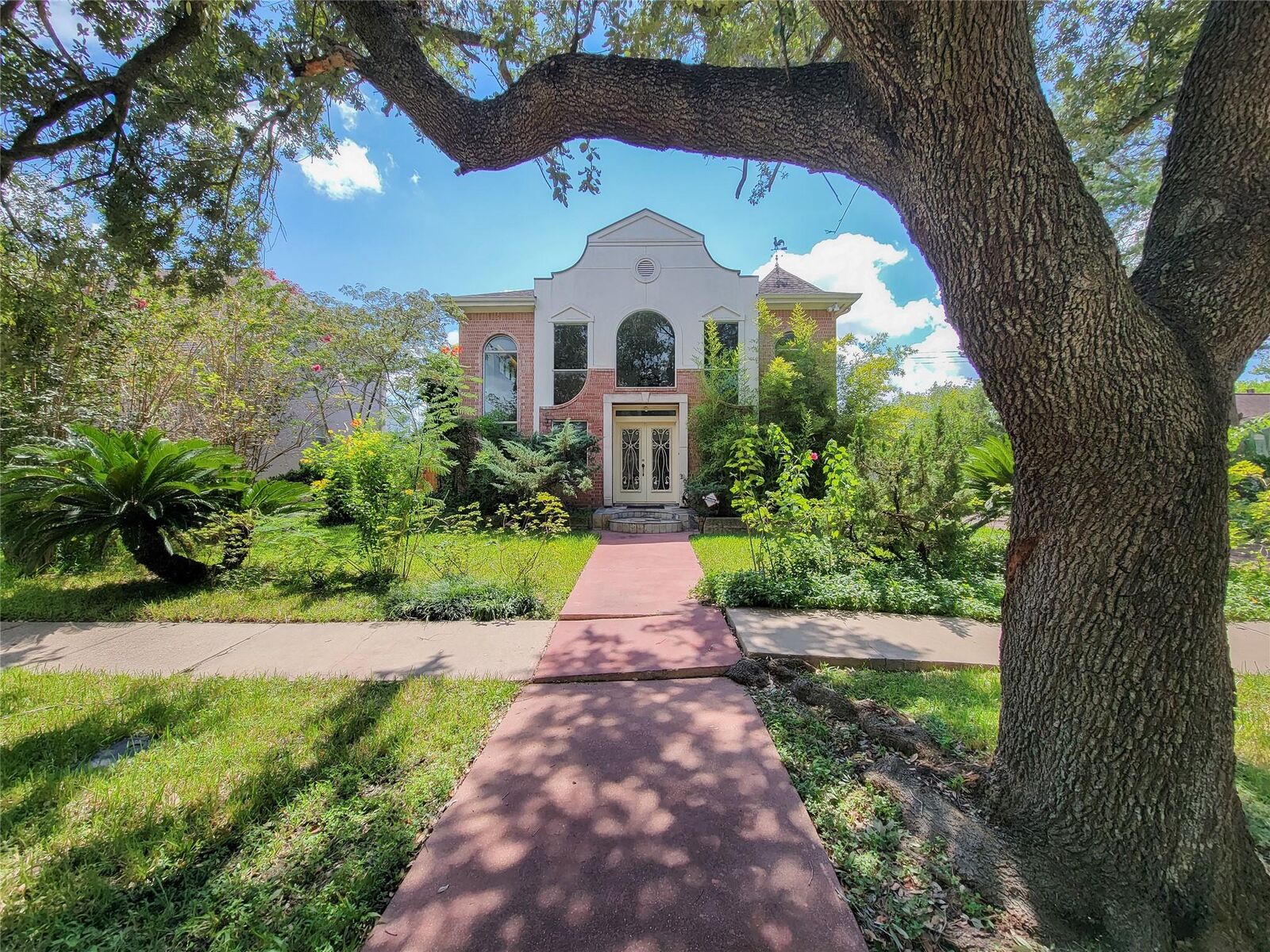 Property Photo: 5437 Loch Lomond Drive TX 77096