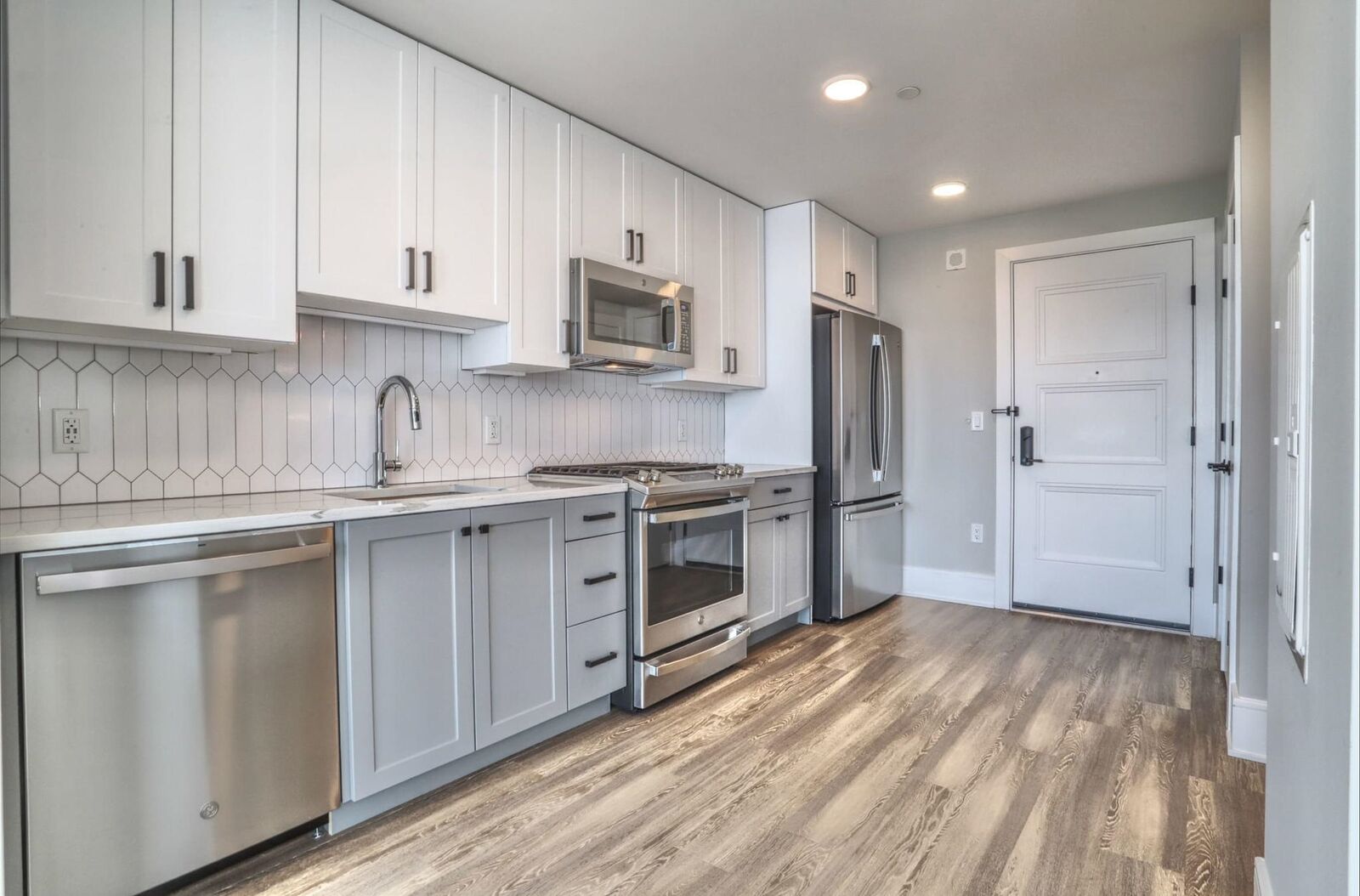 Property Photo: 32 Oakland Ave 522 NJ 07306