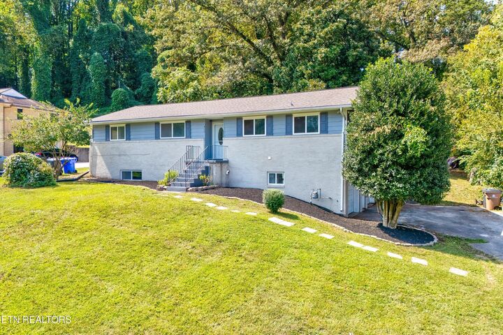 Property Photo: 417 Bridge View Lane TN 37914