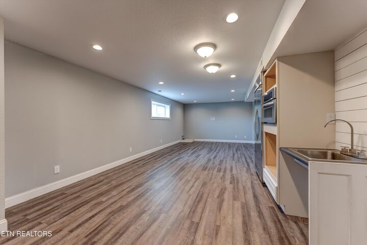 Property Photo: 417 Bridge View Lane TN 37914
