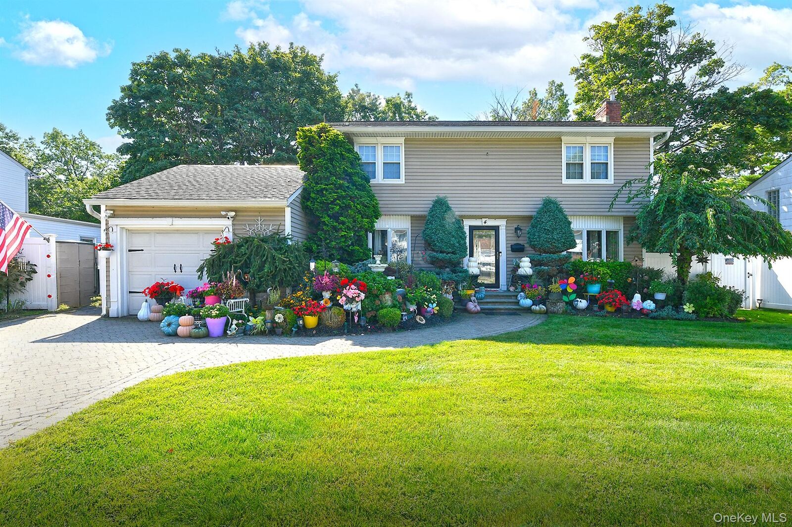 Property Photo:  4 Cranford Road  NY 11803 