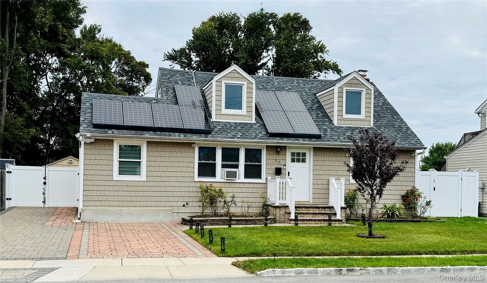 Property Photo:  27 Central Avenue  NY 11703 