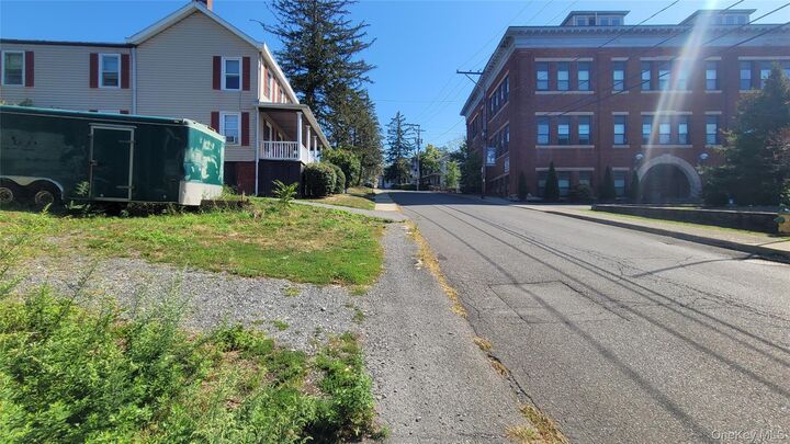 Property Photo:  15 Thompson Street  NY  