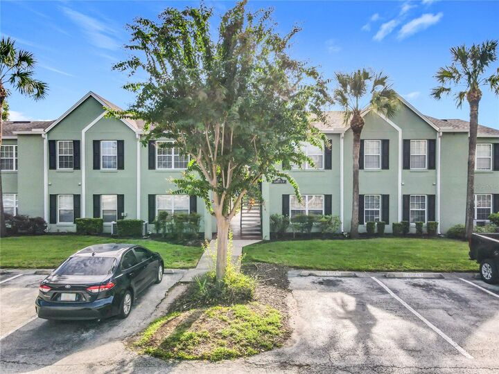 Property Photo:  2065 Dixie Belle Drive 2065M  FL 32812 