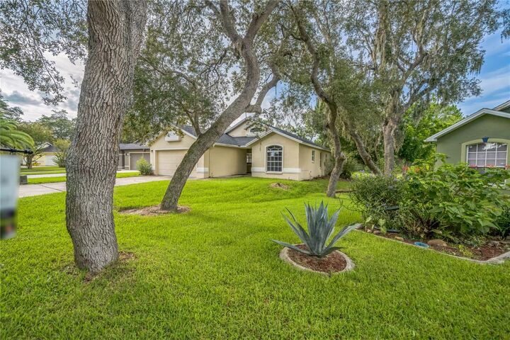 Property Photo: 1005 Tequesta Trail FL 33898