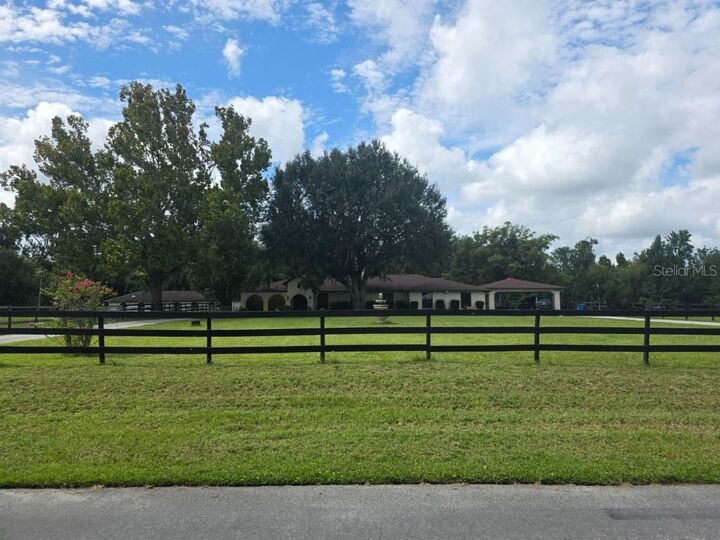 Property Photo: 120 Creek Crossing Road FL 32128