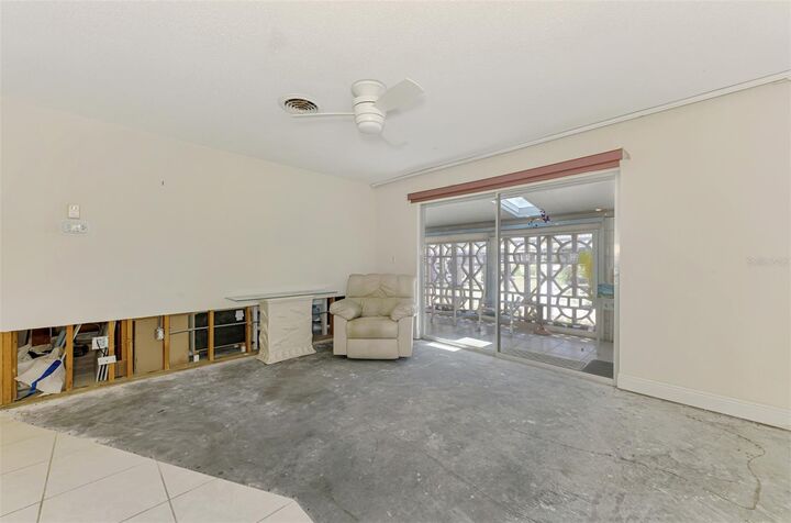 Property Photo: 1205 Tarpon Center Drive E2 FL 34285