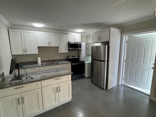 Property Photo: 14028 E Parsley Drive FL 33708