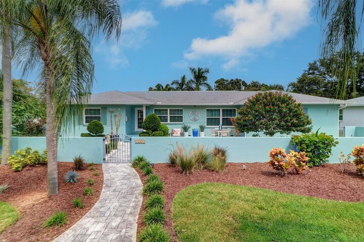 Property Photo: 6169 1st Avenue N FL 33710