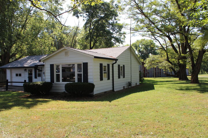 Property Photo: 5043 W County Road 144 IN 46106