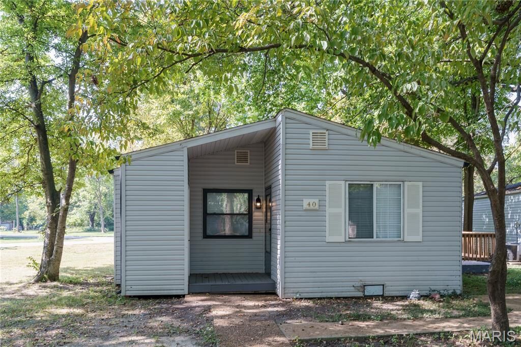 Property Photo:  40 Lilac Street  IL 62034 