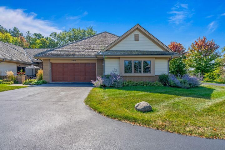 21905 W North Ave  Brookfield WI 53045 photo