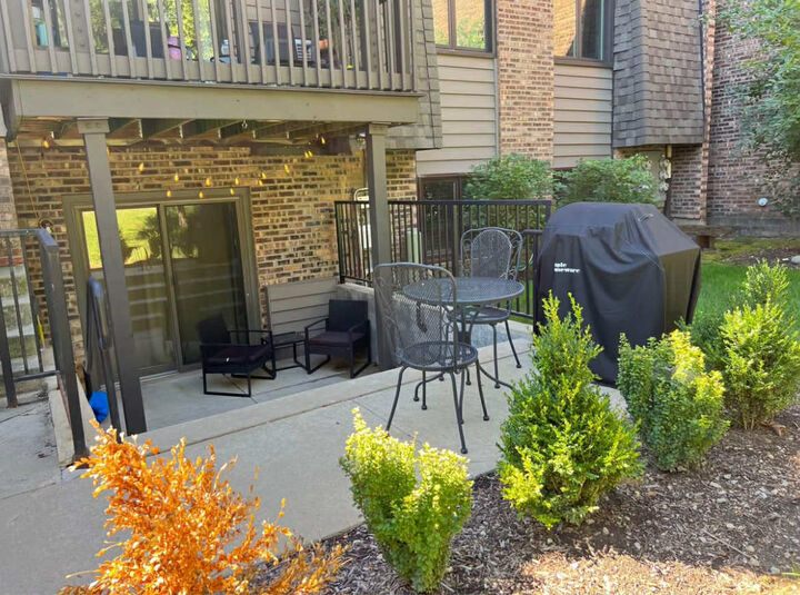 Property Photo:  1482 Stonebridge Circle C2  IL 60189 
