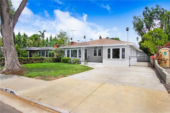4061 Maplewood Pl  Riverside CA 92506 photo