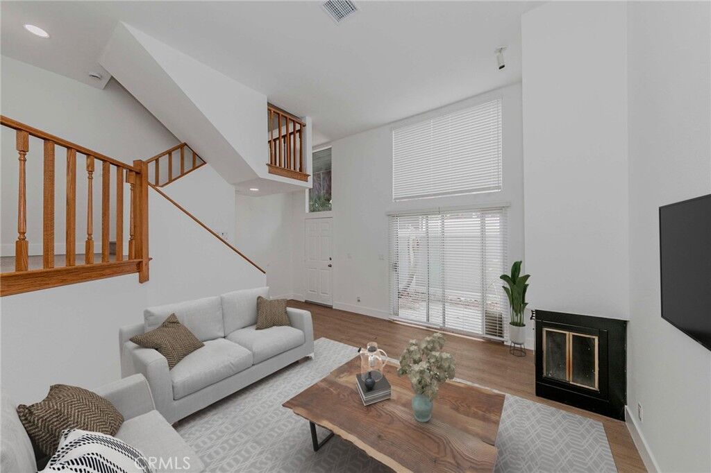 Property Photo: 1929 E Washington Avenue 2 CA 91104
