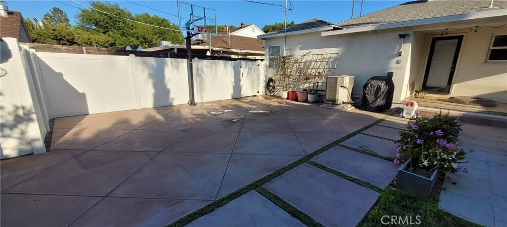 Property Photo:  12619 Tiara St.  CA 91607 