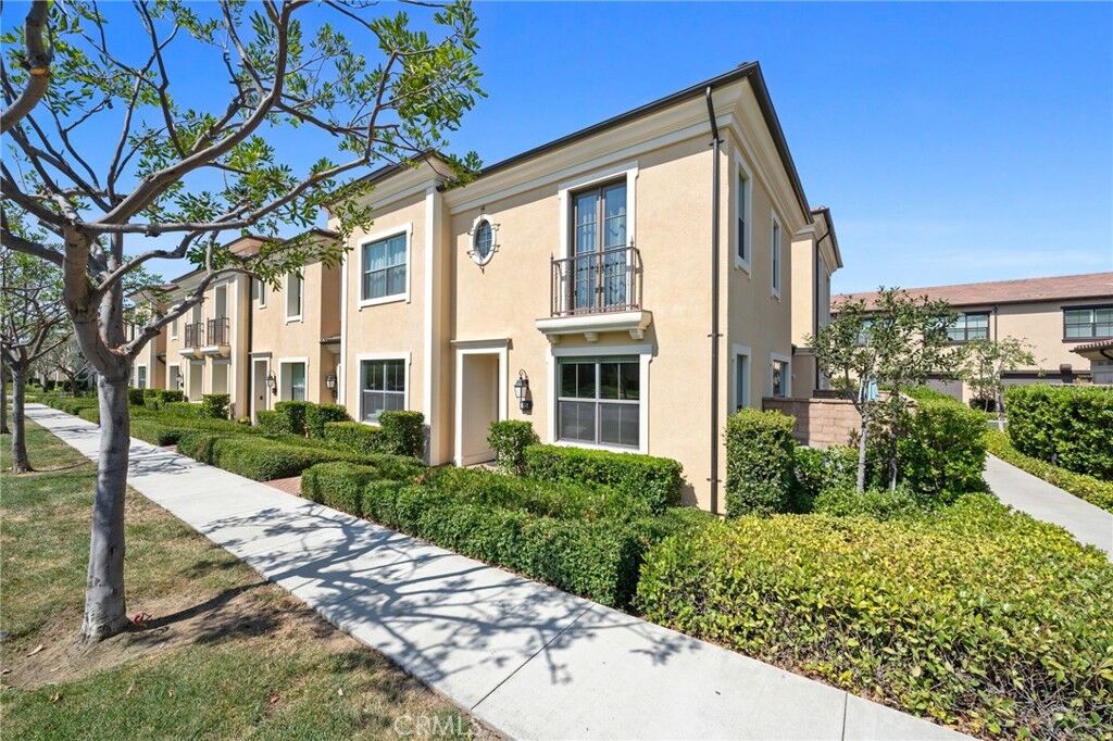 Property Photo:  165 Working Ranch  CA 92602 