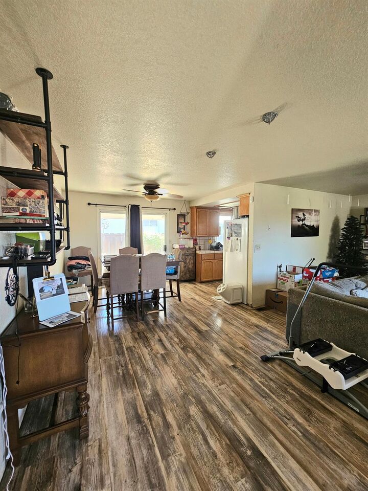 Property Photo:  410 Pamona  CA 95386