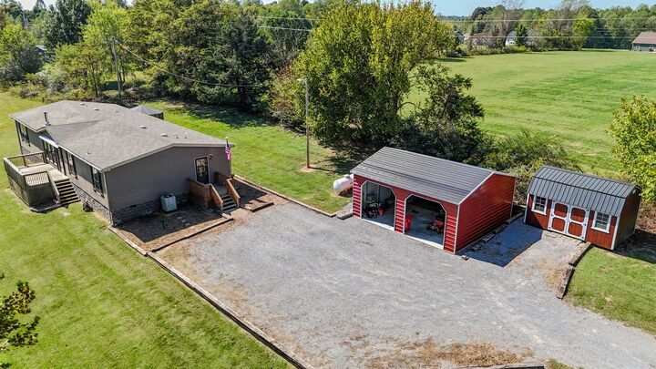 137 Hawkins Rd  Westmoreland TN 37186 photo