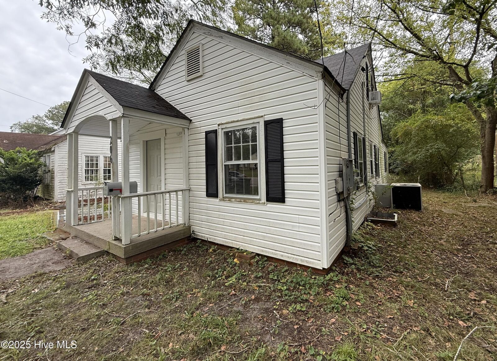 Property Photo:  206 Brinkley Avenue  NC 27962 