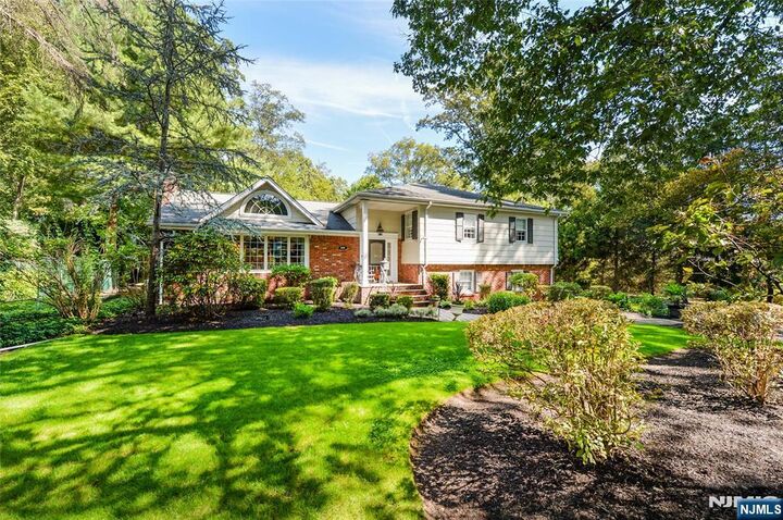 Property Photo:  529 Covington Place  NJ 07481 