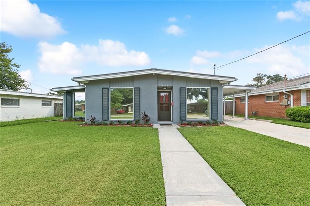 Property Photo:  8130 Versailles Street  LA 70003