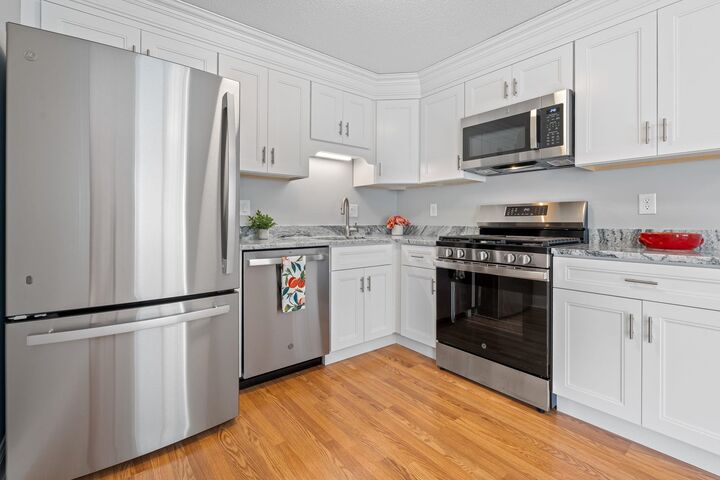 Property Photo: 344 Elm Street NH 03055