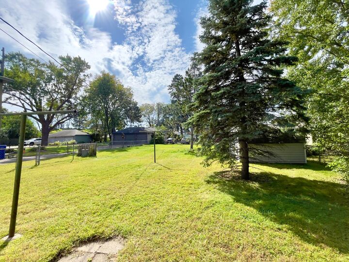 Property Photo:  1616 Hewitt Avenue  MN 55104 